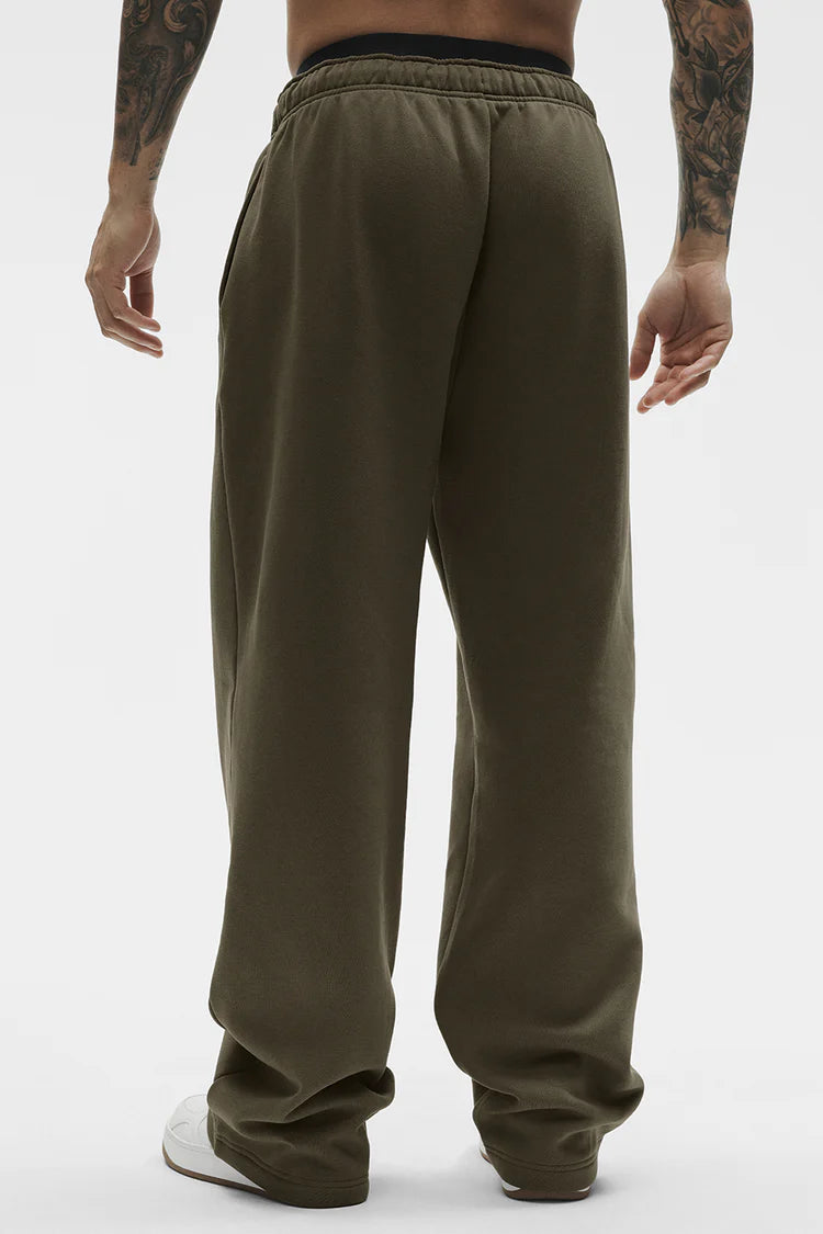 Alo Yoga - Accolade Straight Leg Sweatpant