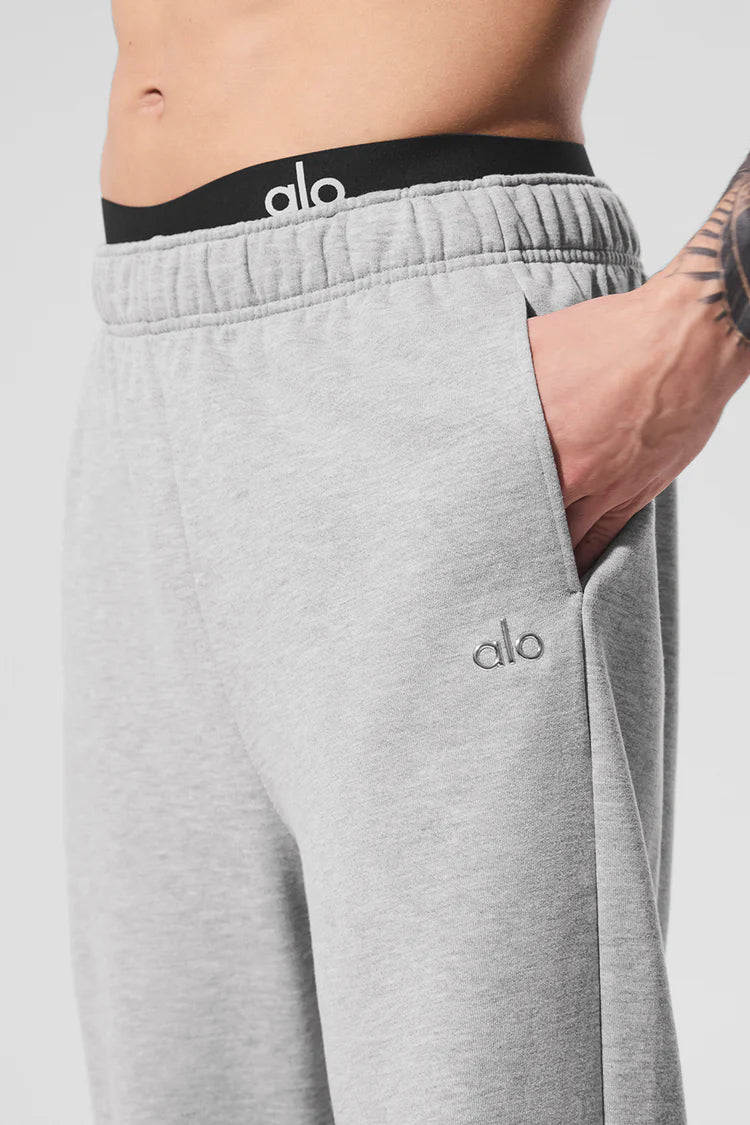 Alo Yoga - Accolade Straight Leg Sweatpant