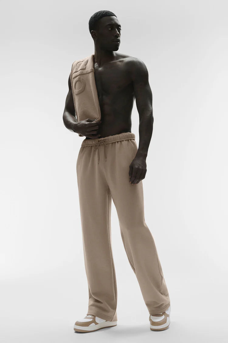 Alo Yoga - Accolade Straight Leg Sweatpant