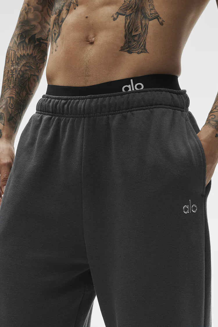 Alo Yoga - Accolade Straight Leg Sweatpant