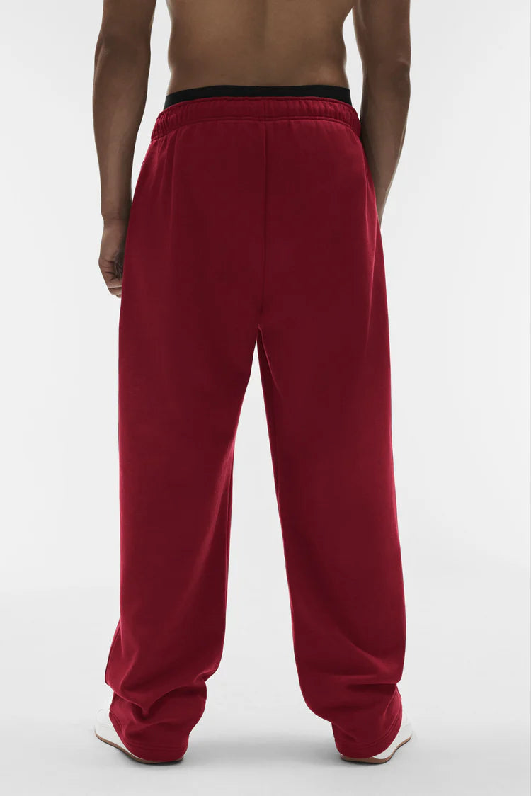 Alo Yoga - Accolade Straight Leg Sweatpant