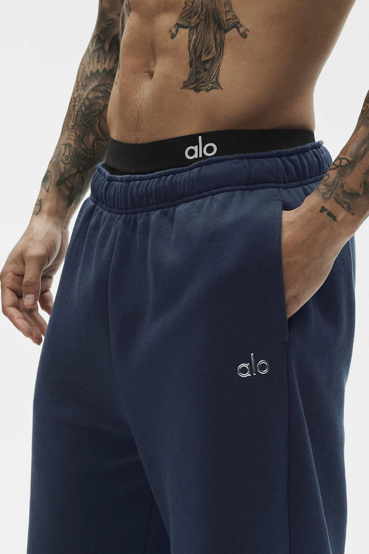 Alo Yoga - Accolade Straight Leg Sweatpant