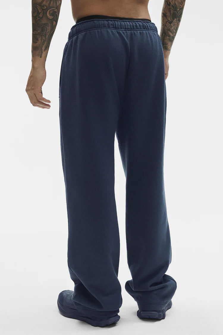 Alo Yoga - Accolade Straight Leg Sweatpant