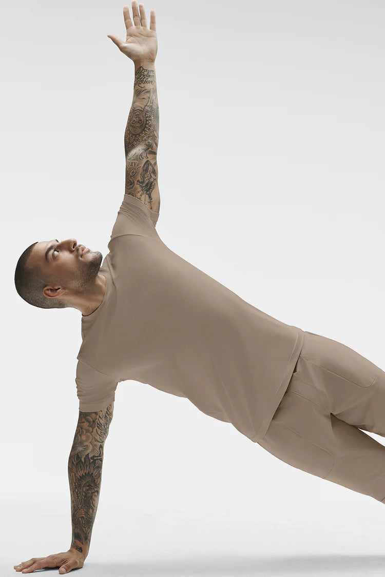 Alo Yoga - Conquer Reform Crewneck Short Sleeve