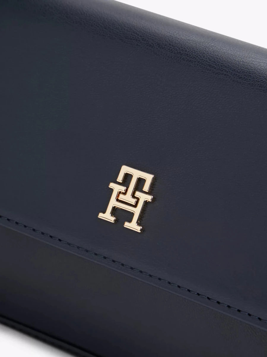 Tommy Hilfiger - Pebbled Flap Crossbody Bag - Brandatak Store