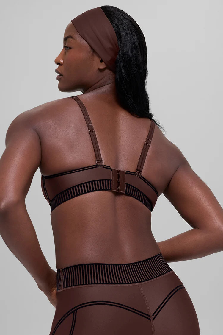 Alo Yoga - Airlift Line Up Bra