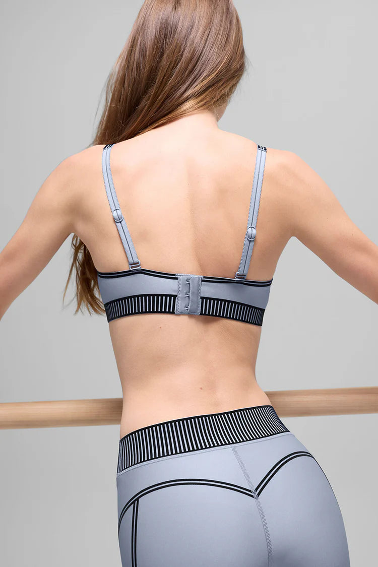 Alo Yoga - Airlift Line Up Bra