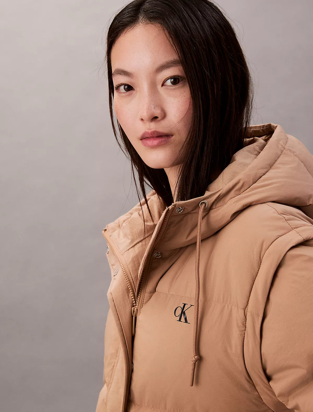 Calvin Klein - Crinkle Nylon Detachable Sleeve Puffer Jacket