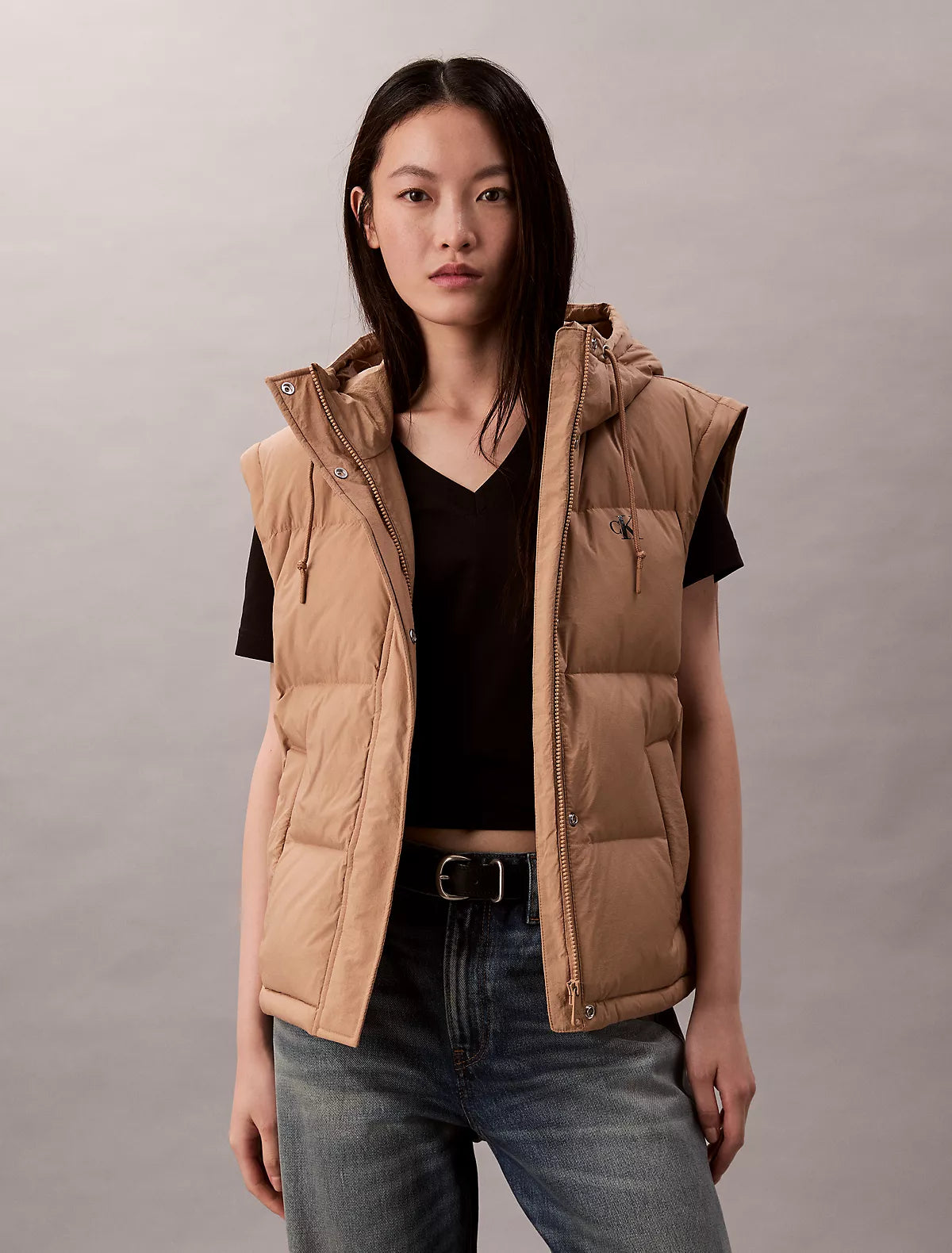 Calvin Klein - Crinkle Nylon Detachable Sleeve Puffer Jacket