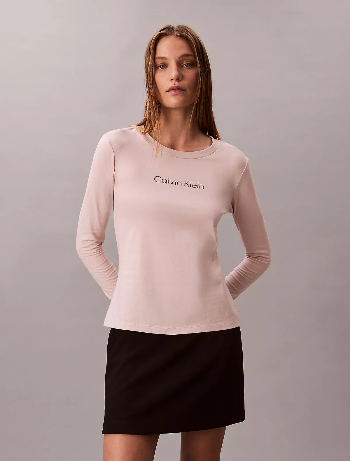 Calvin Klein - Standard Logo Slim T-Shirt