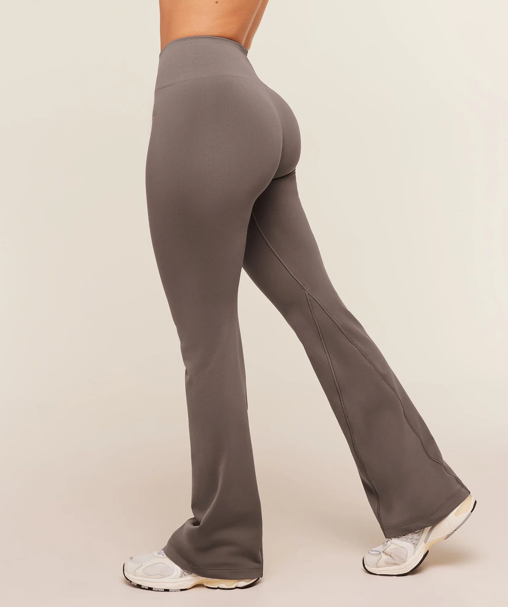 GYMSHARK - Soft Sculpt Flared Leggings
