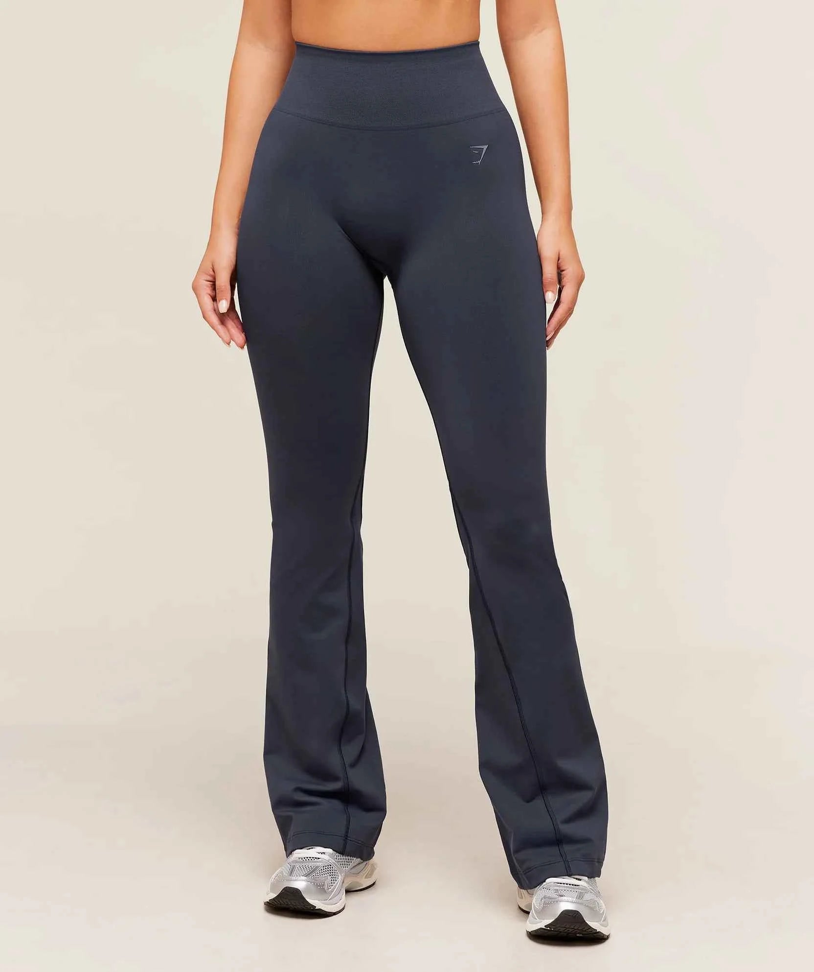 GYMSHARK - Soft Sculpt Flared Leggings