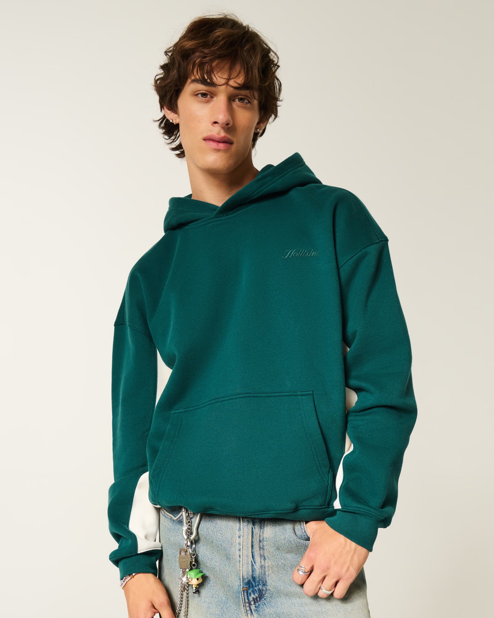Hollister - Boxy Logo Hoodie