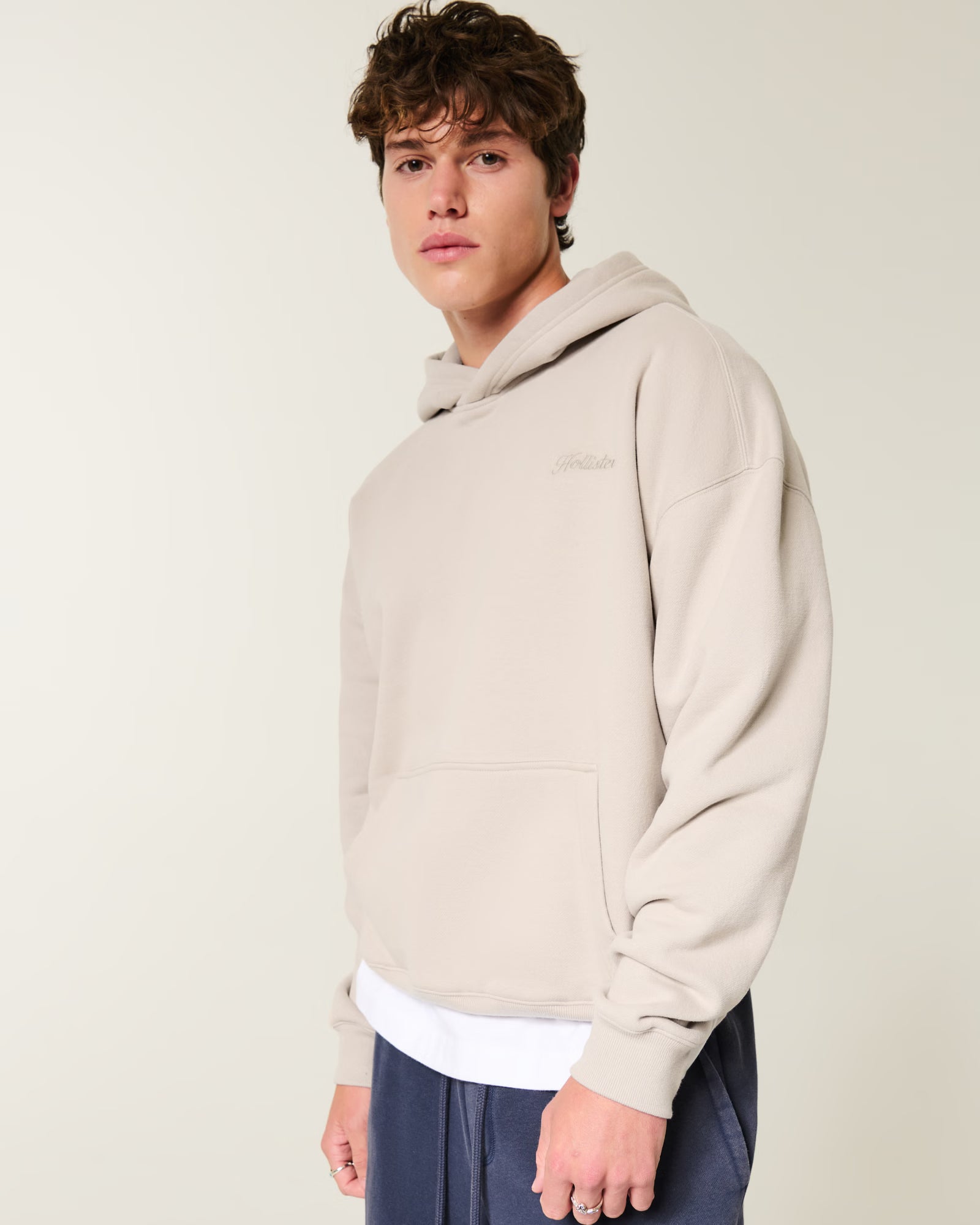 Hollister - Boxy Logo Hoodie