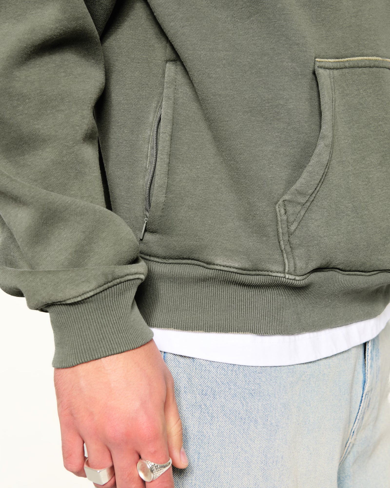 Hollister - Hollister Feel Good Boxy Washed Hoodie IMMEDIATE