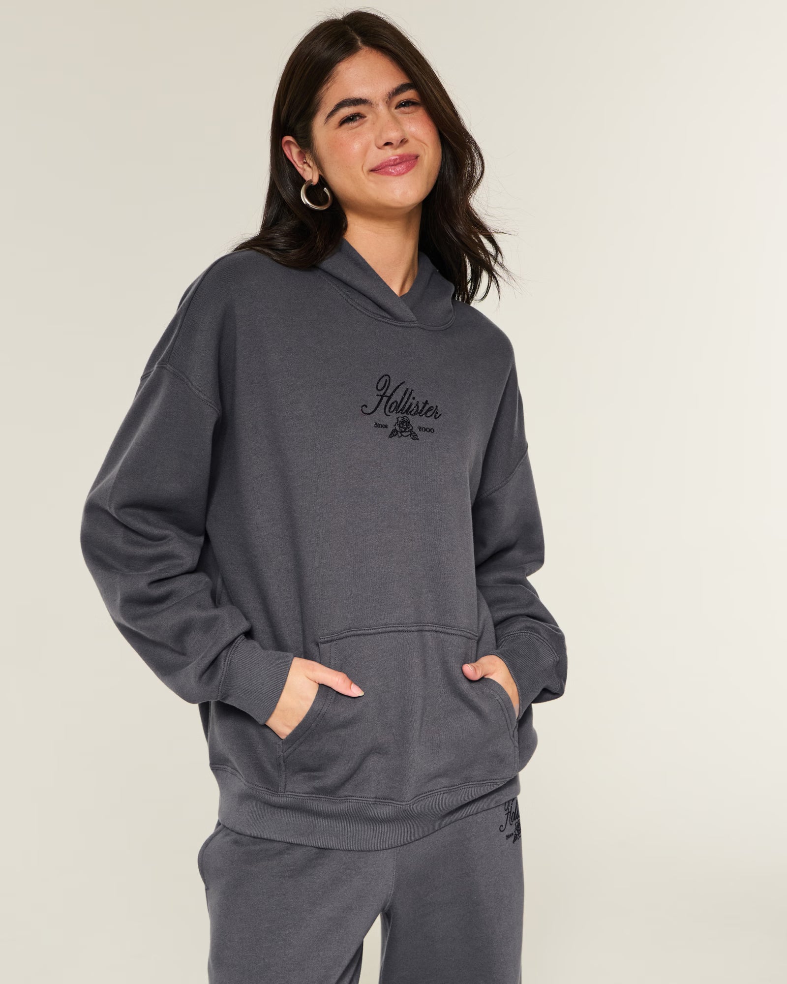 Hollister - Oversized Sparkle Logo Graphic Hoodie