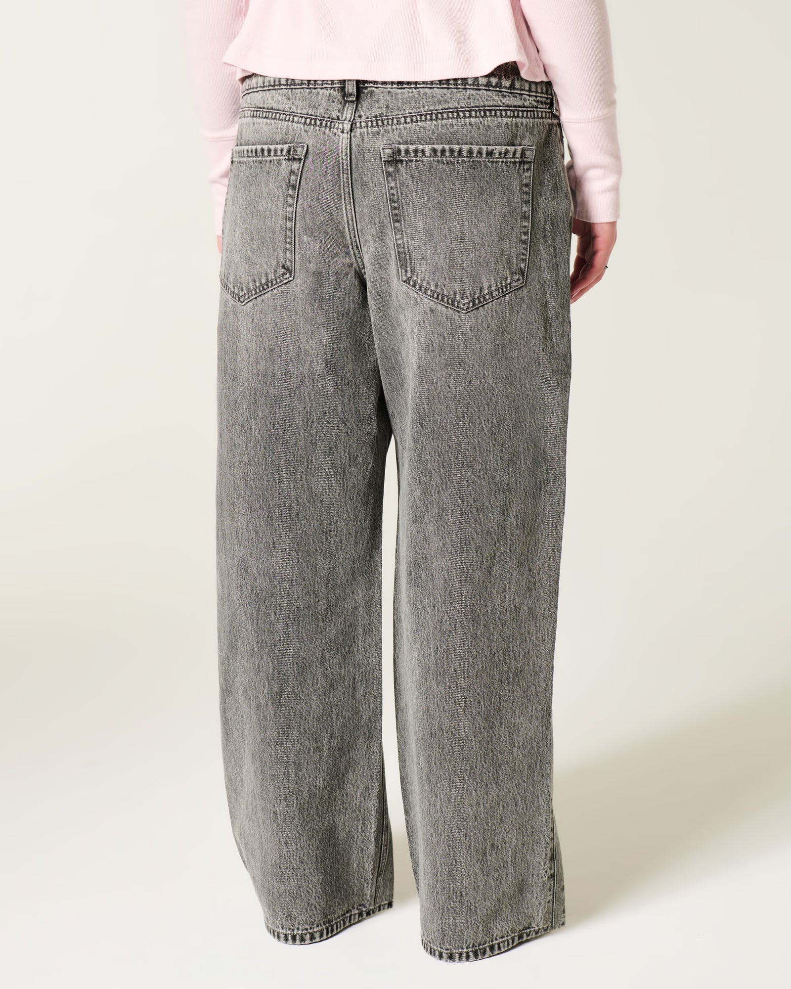 Hollister - Low-Rise Baggy Jeans