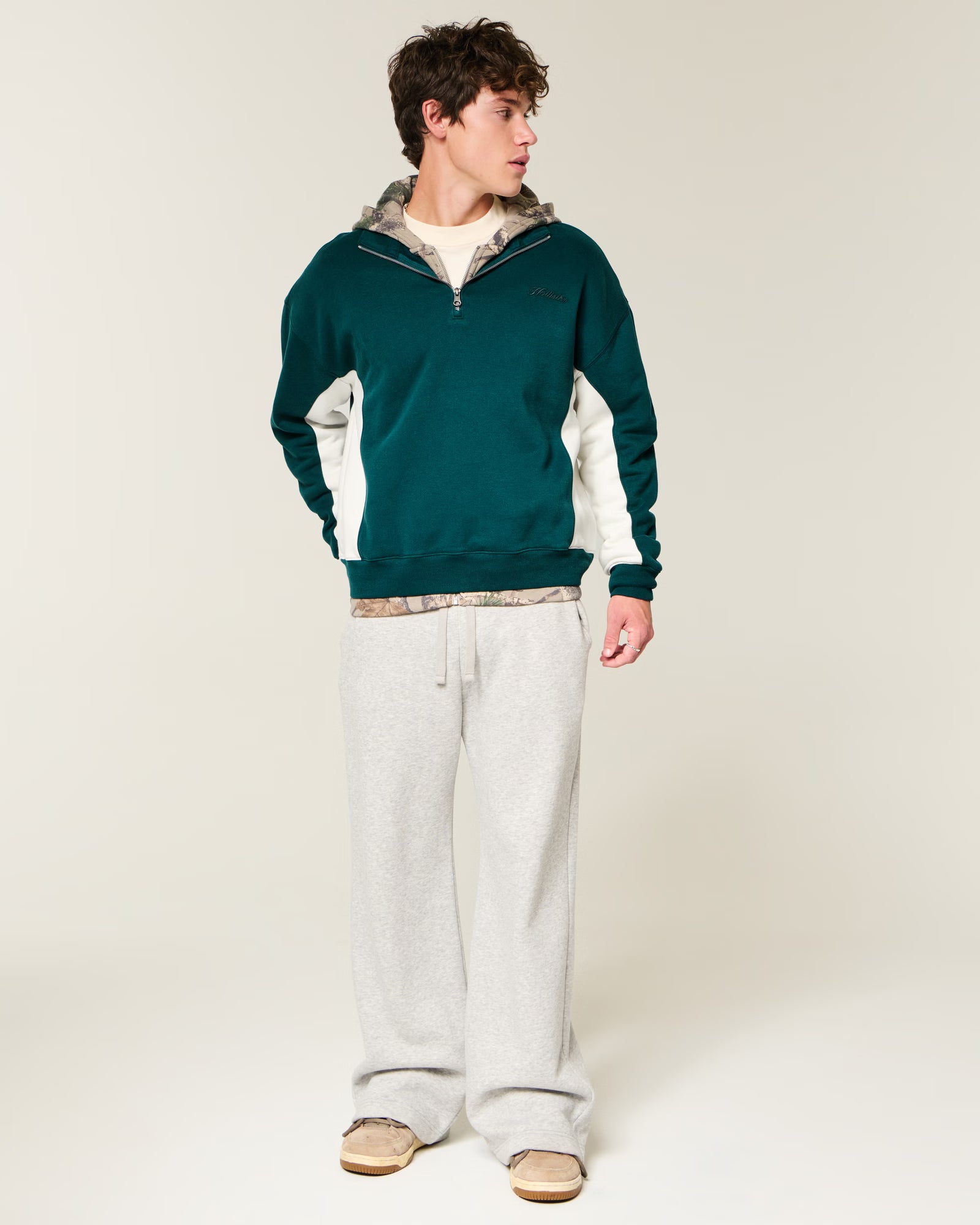 Hollister - Boxy Logo Quarter-Zip Sweatshirt