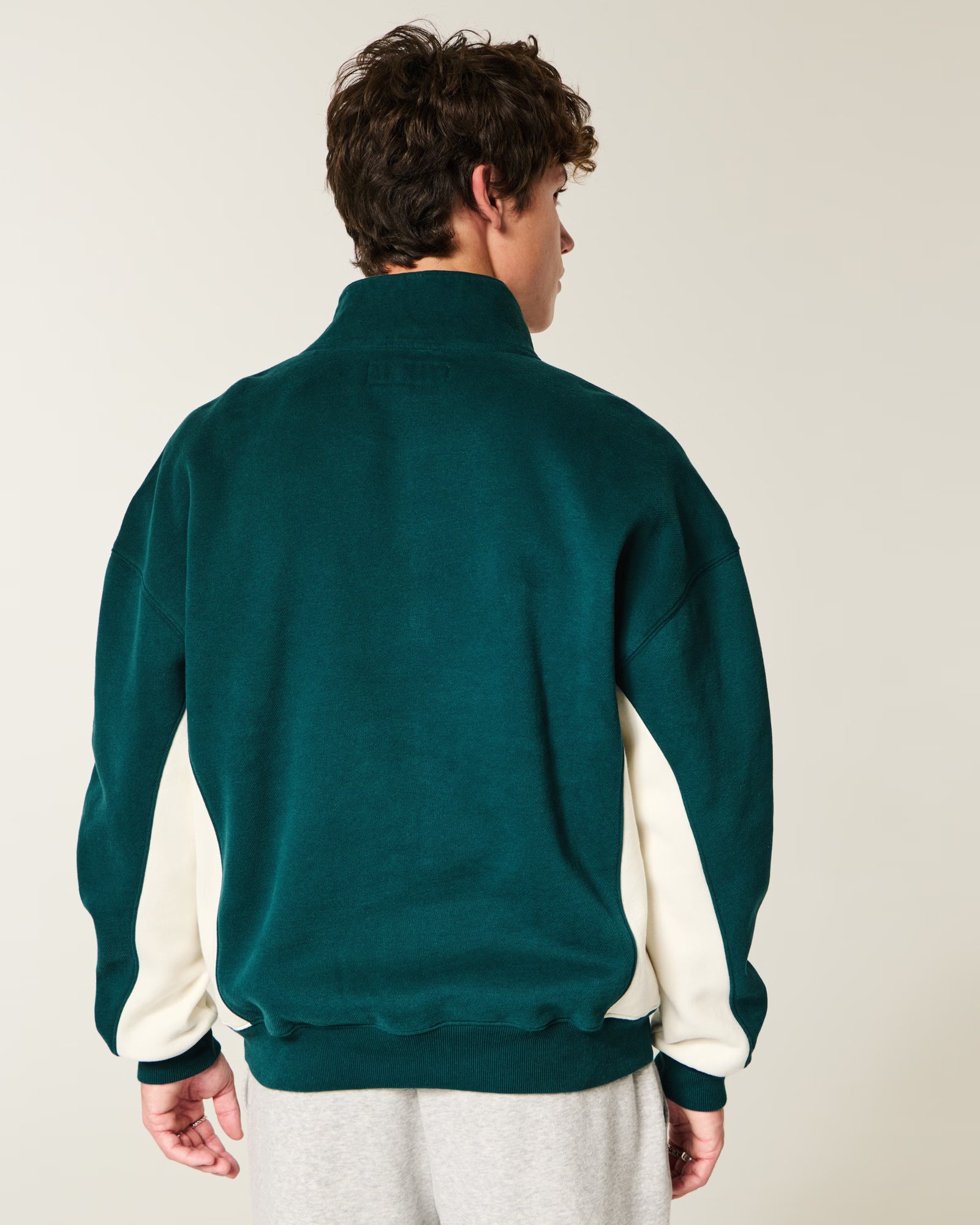 Hollister - Boxy Logo Quarter-Zip Sweatshirt