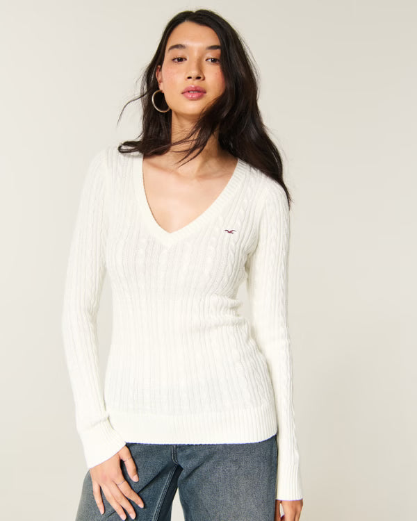 Hollister - Ivy Cable-Knit V-Neck Sweater