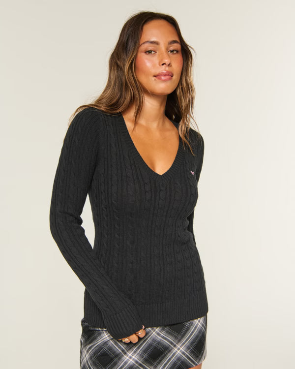 Hollister - Ivy Cable-Knit V-Neck Sweater