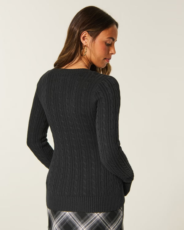 Hollister - Ivy Cable-Knit V-Neck Sweater