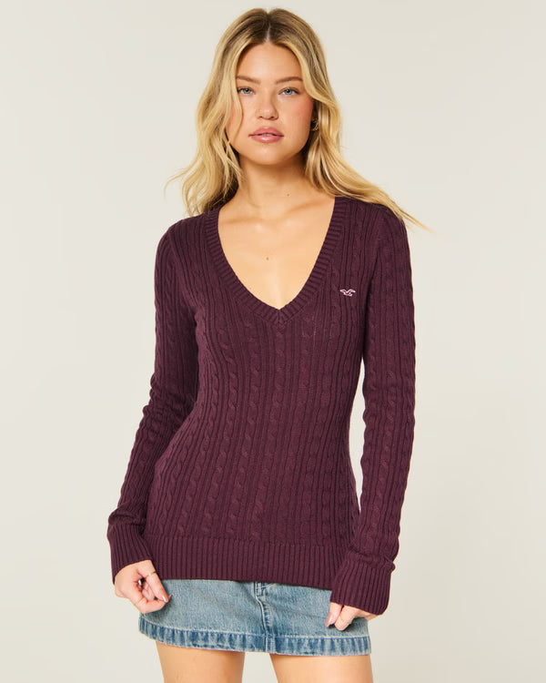 Hollister - Ivy Cable-Knit V-Neck Sweater