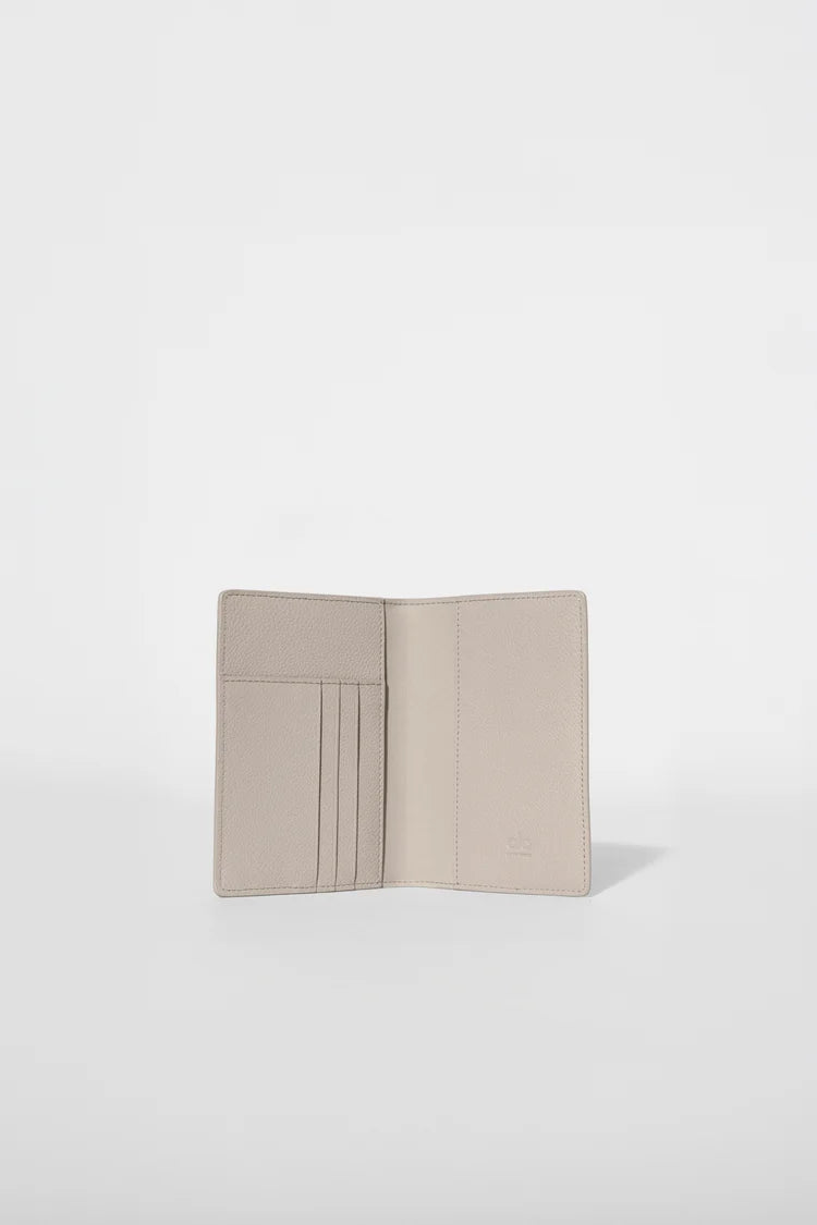 Alo Yoga - Passport Cover