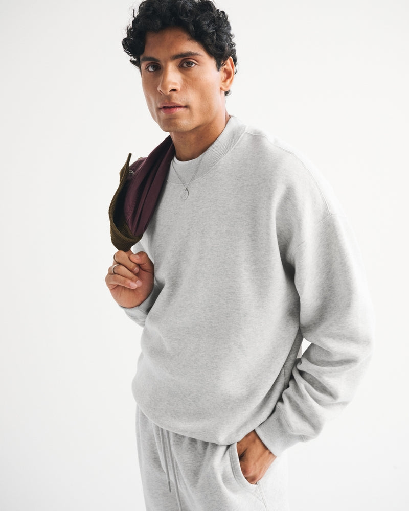 Abercrombie & Fitch - Essential Crew Sweatshirt