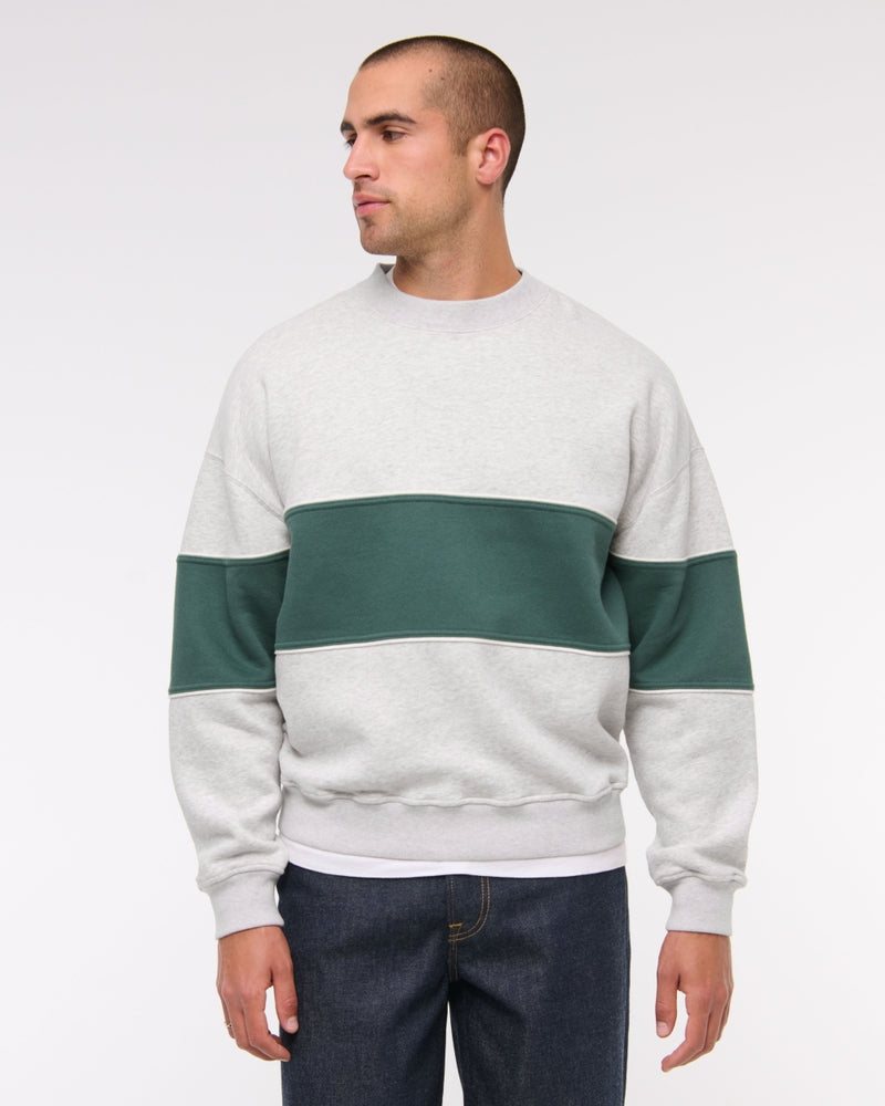 Abercrombie & Fitch - Essential Crew Sweatshirt