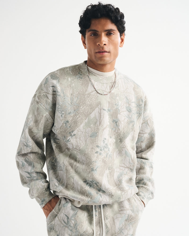 Abercrombie & Fitch - Essential Crew Sweatshirt