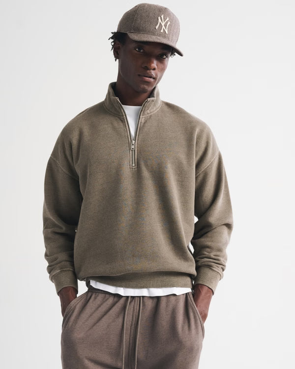 Abercrombie & Fitch -  Essential Half-Zip Sweatshirt