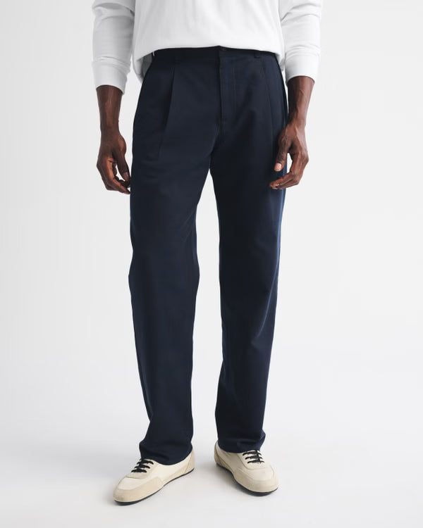 Abercrombie & Fitch - Relaxed Pleated Chino