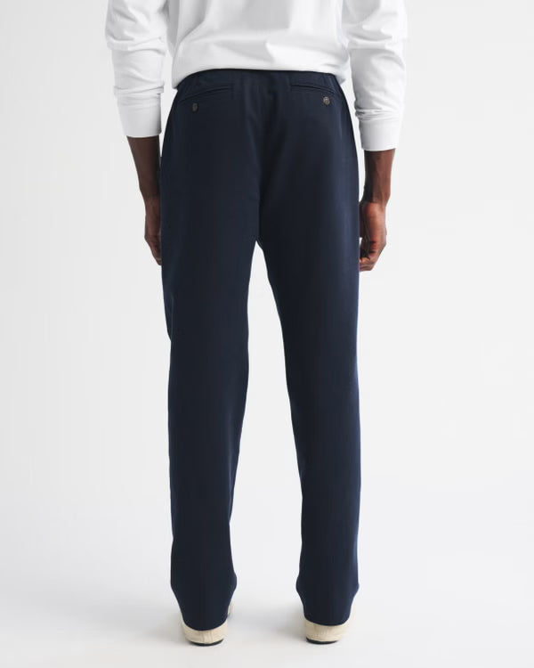 Abercrombie & Fitch - Relaxed Pleated Chino