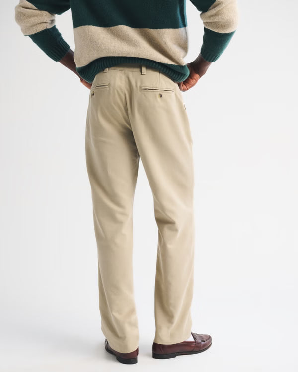 Abercrombie & Fitch - Relaxed Pleated Chino