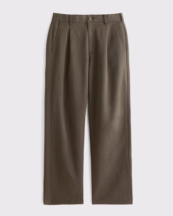 Abercrombie & Fitch - Relaxed Pleated Chino
