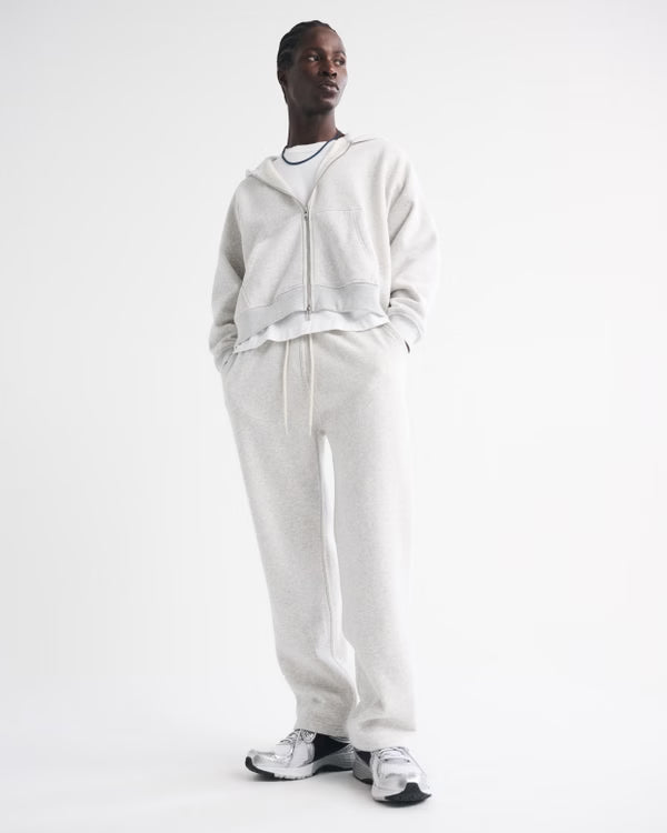 Abercrombie & Fitch - Essential Straight Open-Hem Sweatpant