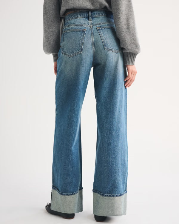 Abercrombie & Fitch - High Rise Wide Leg Jean
