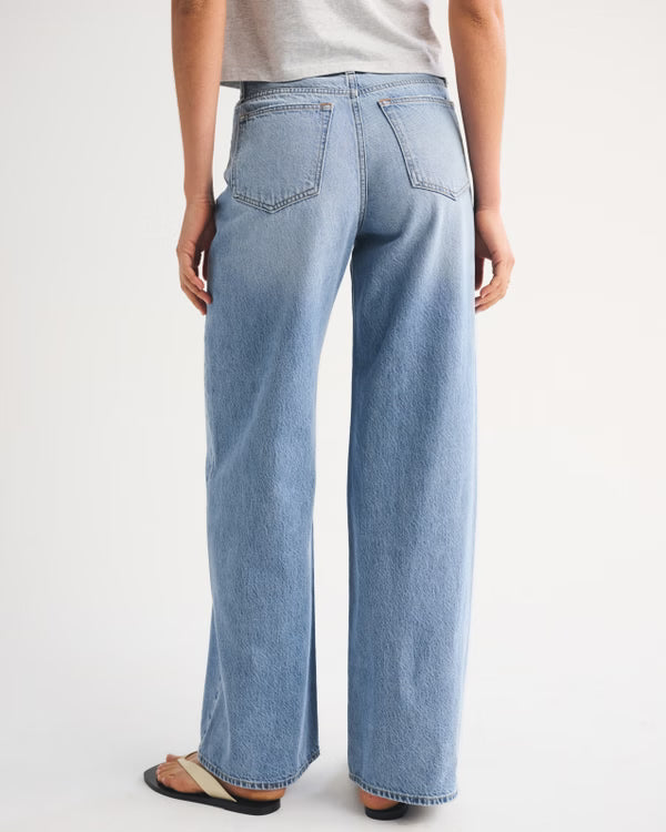 Abercrombie & Fitch - High Rise Wide Leg Jean