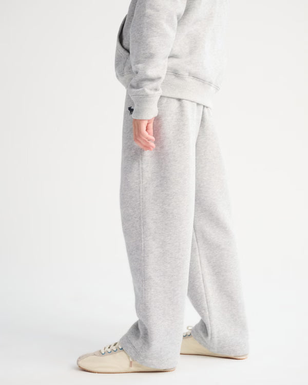 Abercrombie & Fitch - Essential Icon Baggy Open-Hem Sweatpants