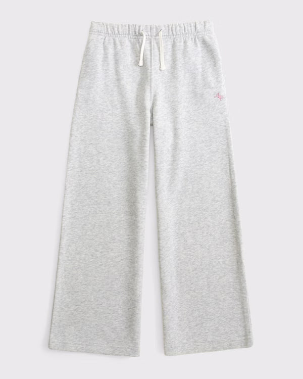 Abercrombie & Fitch - Essential Baggy Open-Hem Sweatpant