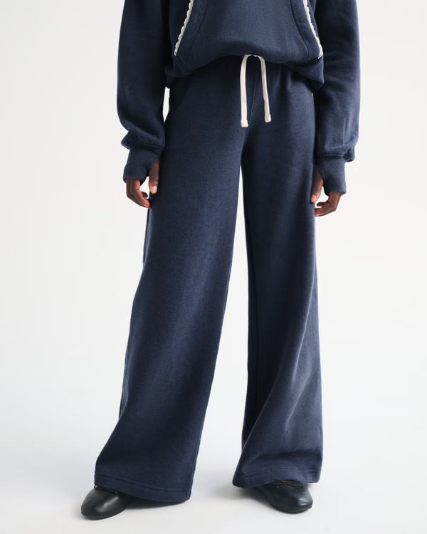 Abercrombie & Fitch - Essential Baggy Open-Hem Sweatpant
