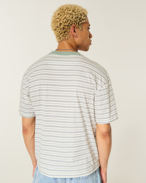 Hollister - Boxy Logo Graphic Tee