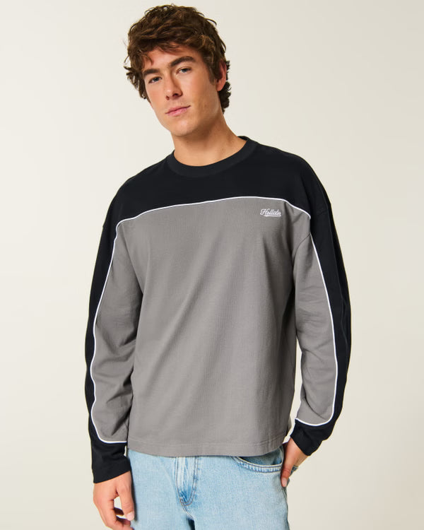 Hollister - Boxy Heavyweight Piping Logo Crew T-Shirt