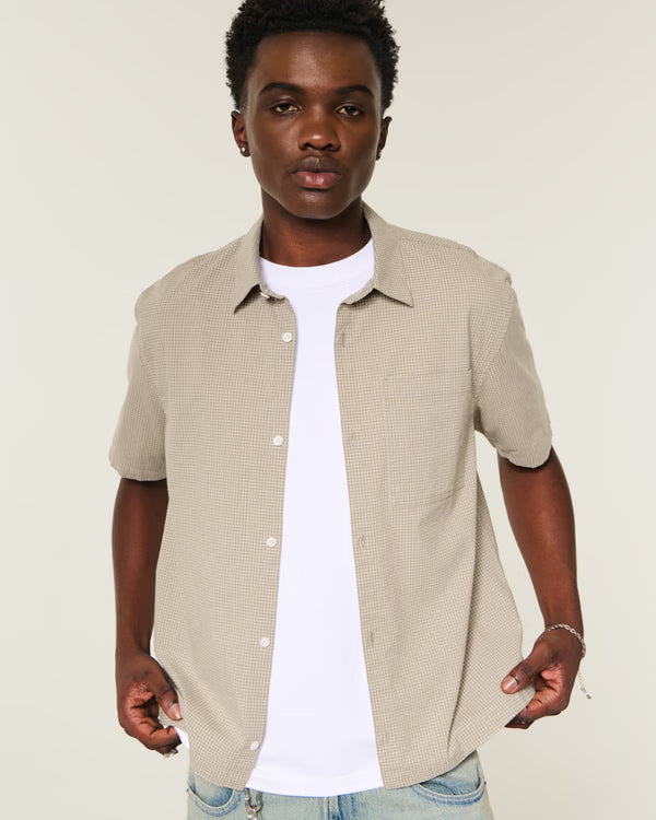 Hollister - Boxy Short-Sleeve Wing Graphic Shirt