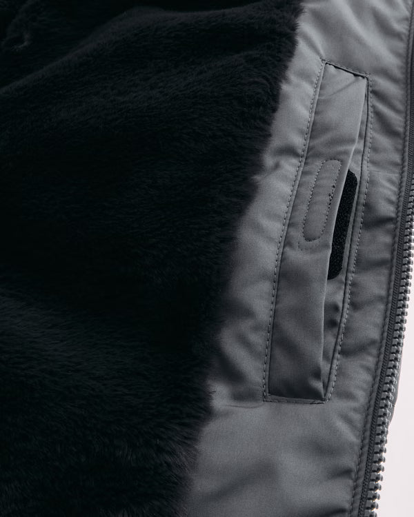 Hollister - Feel Good Faux Fur Puffer Jacket