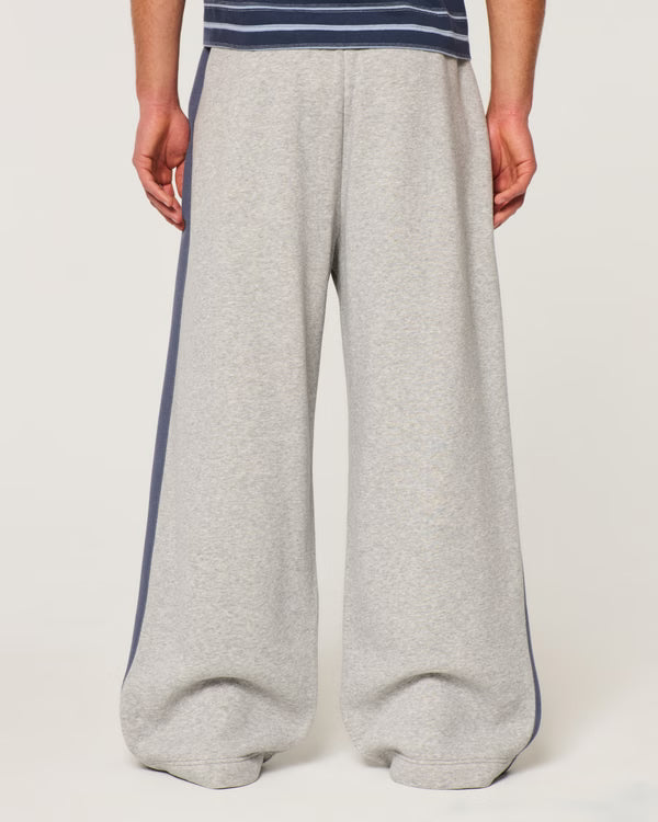 Hollister - Feel Good Ultra Baggy Sweatpants