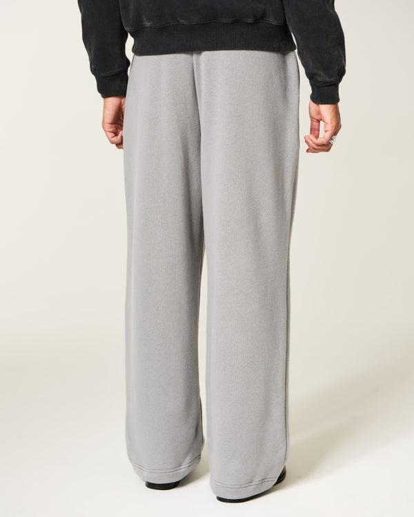 Hollister - Graphic Super Baggy Sweatpants