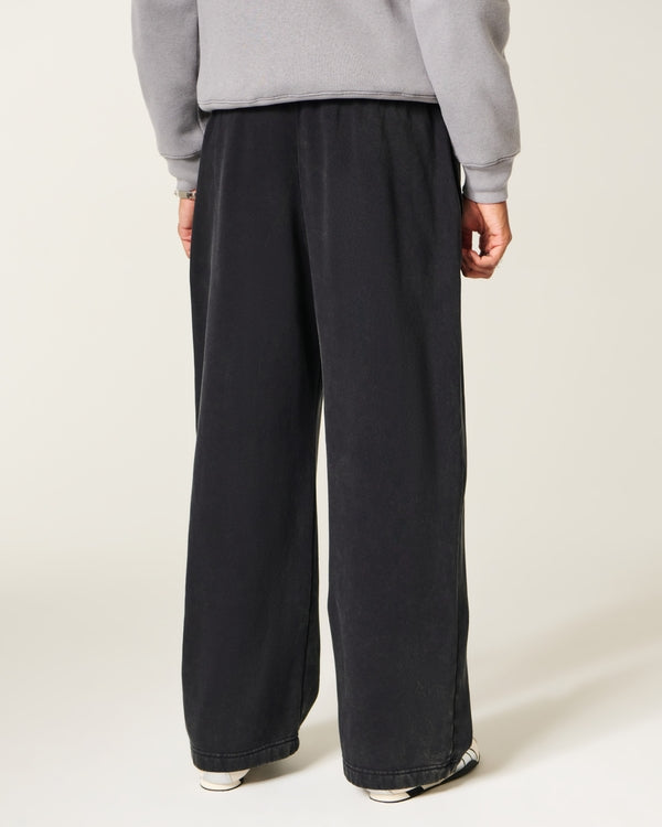 Hollister - Graphic Super Baggy Sweatpants