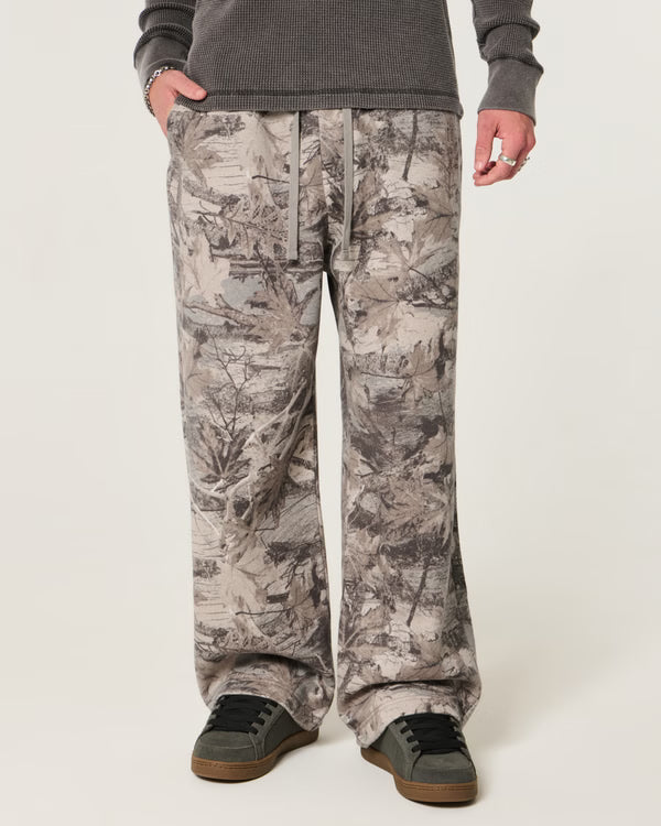 Hollister - Super Baggy Cargo Sweatpants